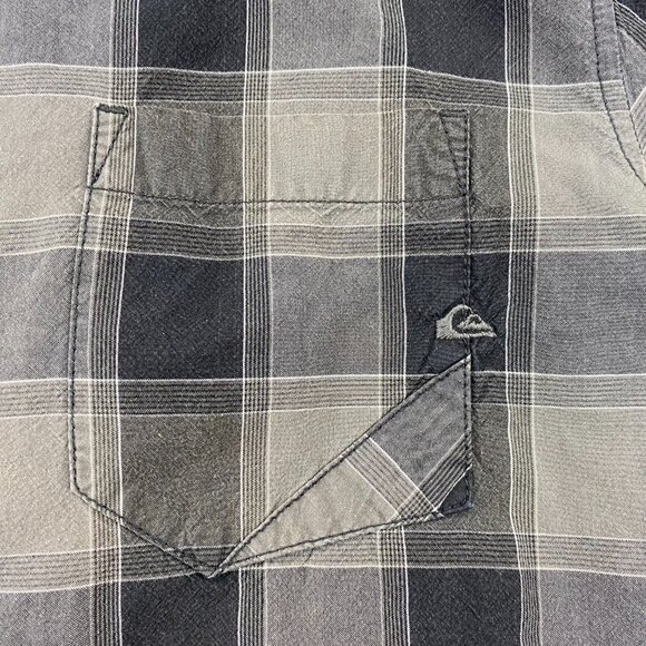 QUIKSILVER Shirt Men Small S Black Gray Plaid Button Up Long Sleeve Polo Preppy - Picture 3 of 9